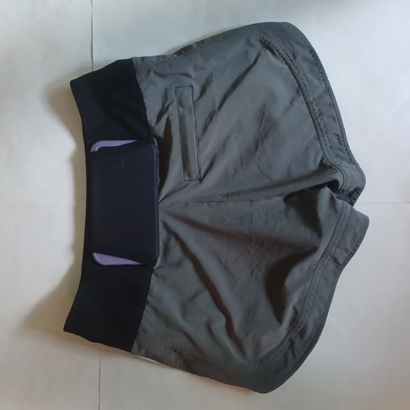 Athleta Ascender Shorts 4" inseam women's 0 Herb Olive color with stripes+pocket - Picture 5 of 17